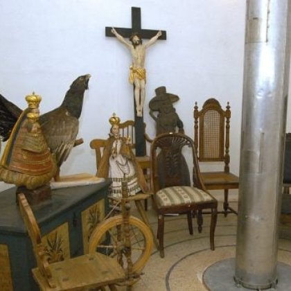 Nuklidový zářič ve Středočeském muzeu